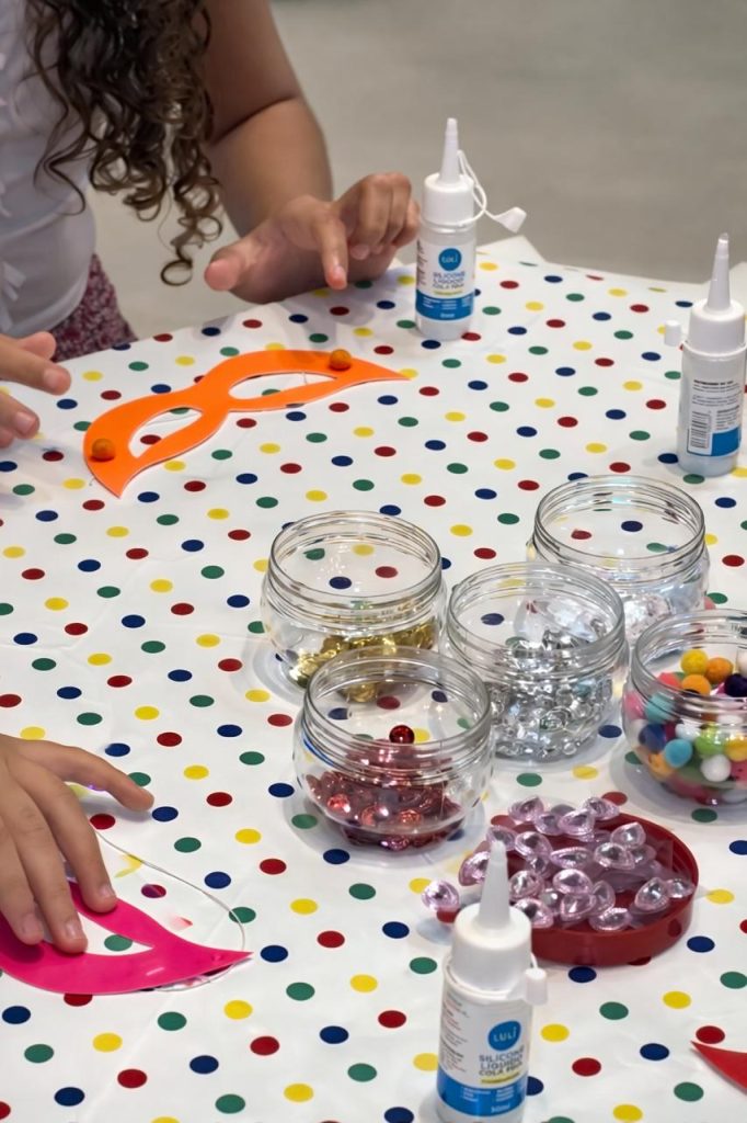 Carnaval gratuito anima o Shopping Pátio Aviação neste sábado