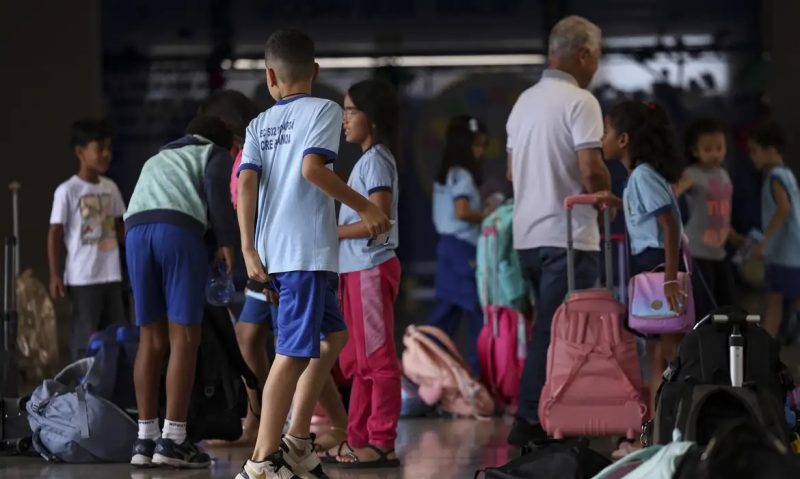 Um em cada quatro alunos da rede pública estuda em tempo integral