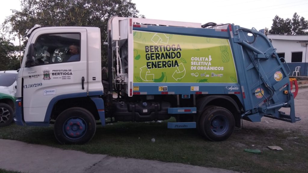 Bertioga reforça coleta seletiva com novo caminhão para resíduos orgânicos