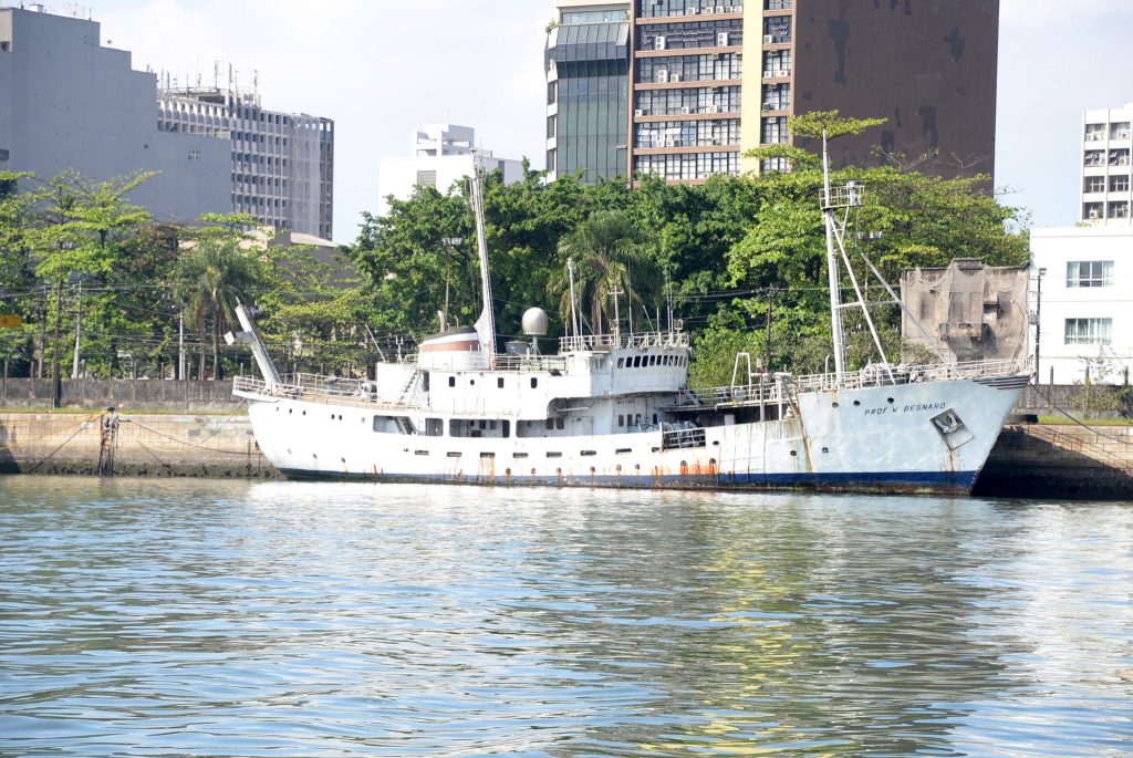 APS deve iniciar nesta semana retirada do navio Prof. W. Besnard