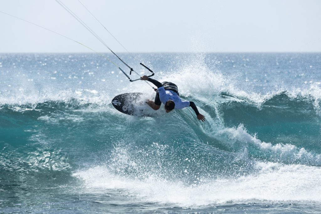 Gabriel Benetton conquista 3º lugar na abertura do mundial de kitesurf