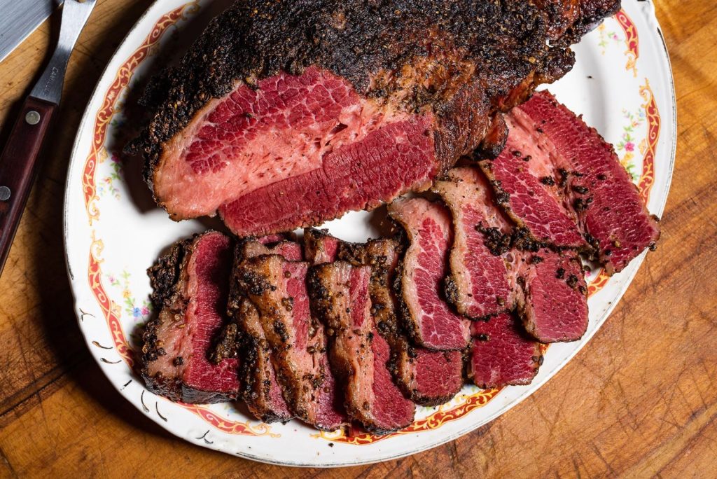 Deli Deli promove evento Pastrami Day com menu especial