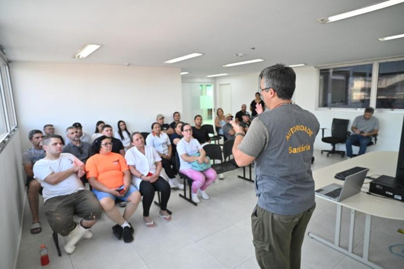 Permissionários do Mercado de Peixes de Santos passam por capacitação