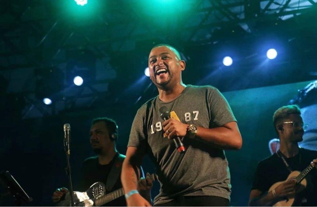 Edshow celebra aniversário com pagode em Santos neste domingo