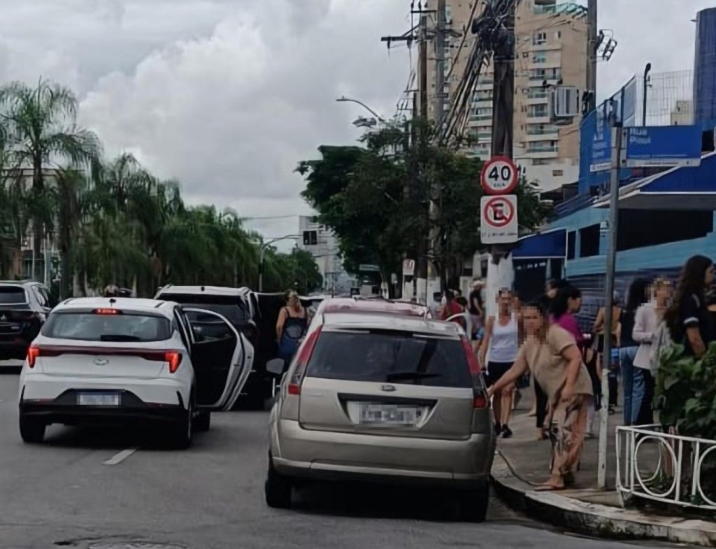 Campanha visa organizar o trânsito e prevenir acidentes perto de escolas