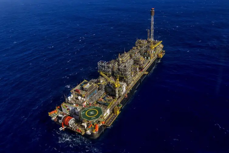 Impacto da guerra no preço do combustível ao consumidor pode demorar