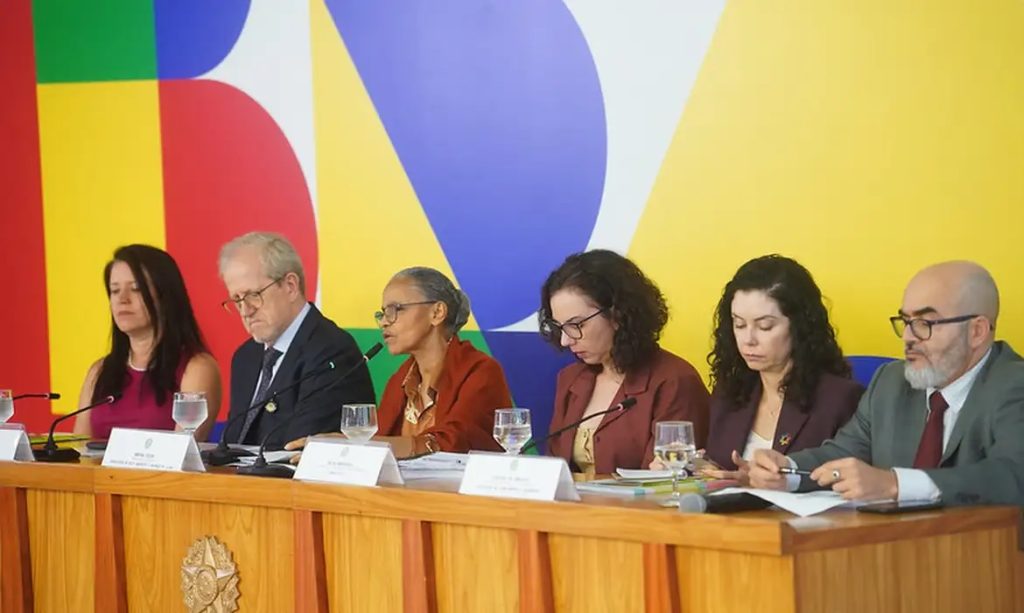 Governo lança Plano Clima com meta de reduzir emissões até 2035