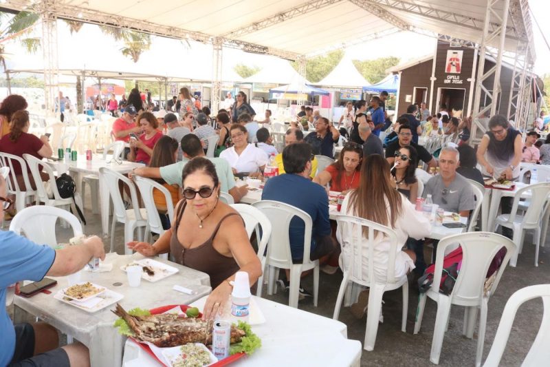 Último fim de semana da Festa do Bom Jesus tem música e gastronomia típica na Ilha Diana