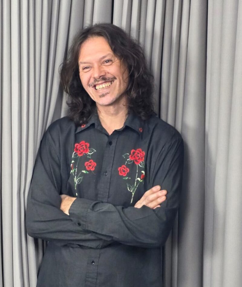 Chorinho no Aquário recebe show de Gabriel Guedes